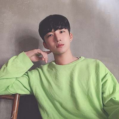 wonjin selfie