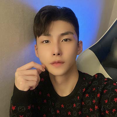 wonjin selfie