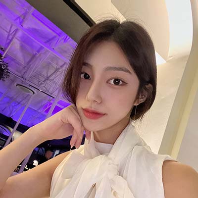 wonjin selfie