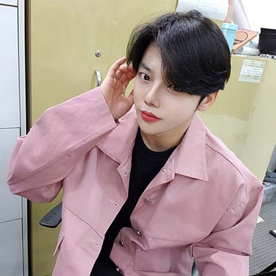 wonjin selfie